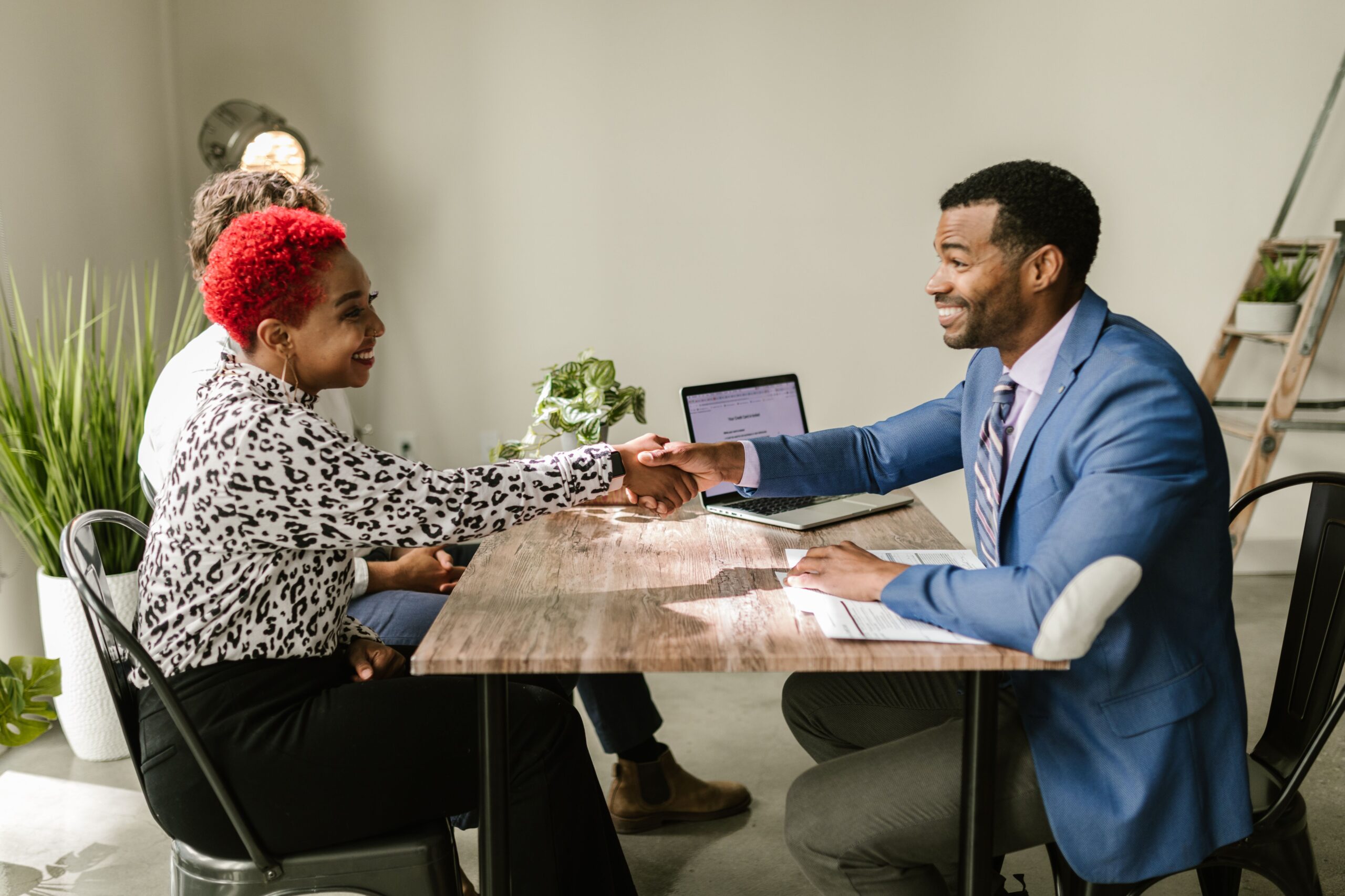 benefits of working with a mortgage broker instead of a bank